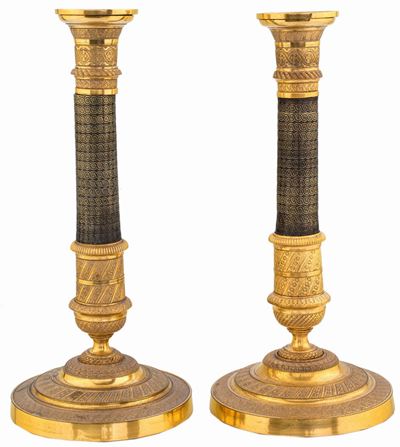 Coppia di Candelieri in Bronzo Brunito e Dorato, XIX Secolo