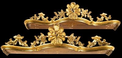Coppia di Mantovane in Legno Intagliato e Dorato, XIX Secolo