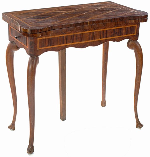 Tavolino da gioco impiallacciato in palissandro, Genova XVIII secolo  - Asta Fine Antiques e Tappeti - Casa d'Aste Arcadia