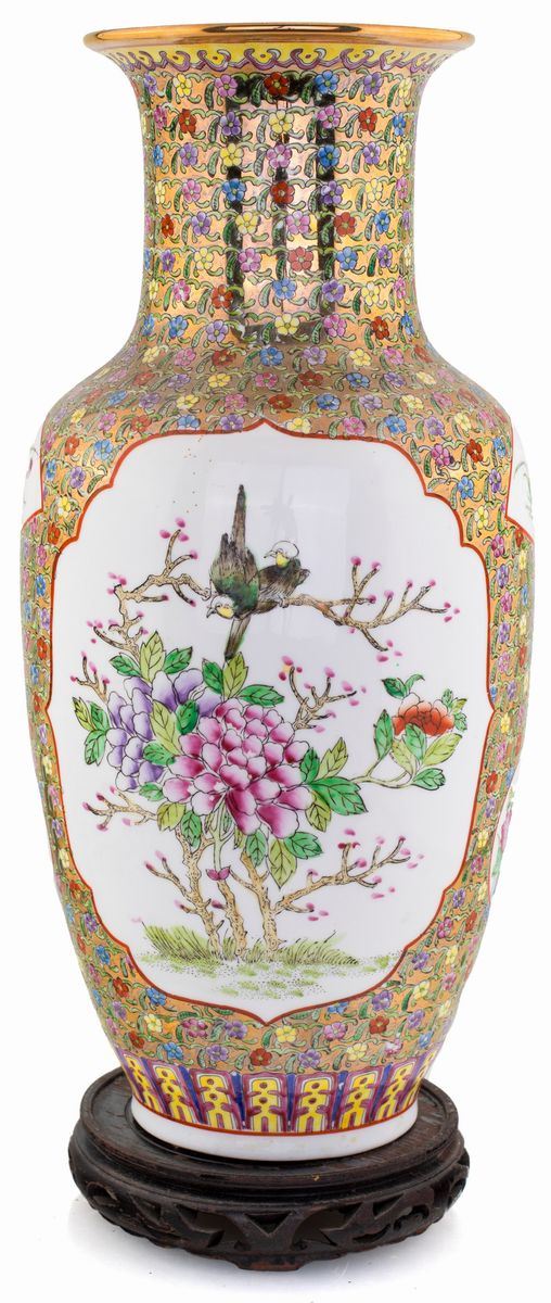 Vaso in Porcellana Policroma, Cina