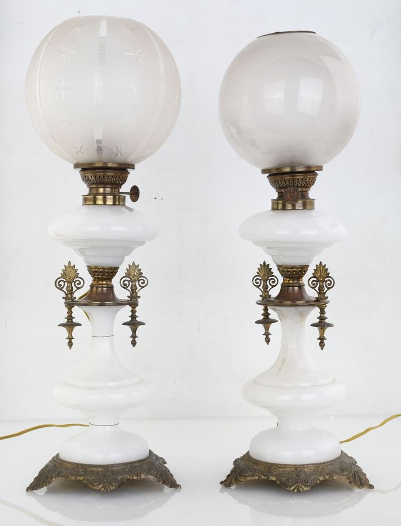 Coppia di Lampade in Vetro Opalino Bianco, Inizio XX Secolo