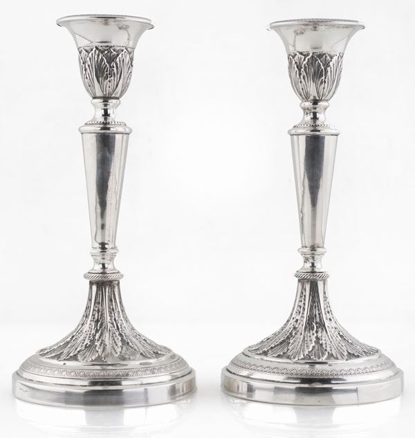 Coppia di candelieri da tavola in argento, Anni Cinquanta