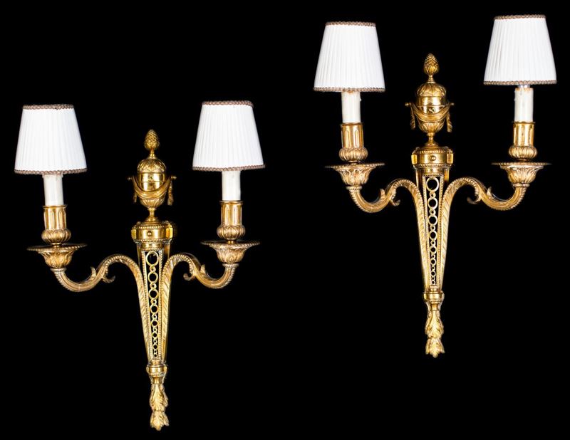Coppia di Appliques in Bronzo Dorato a Due Luci, XIX Secolo
