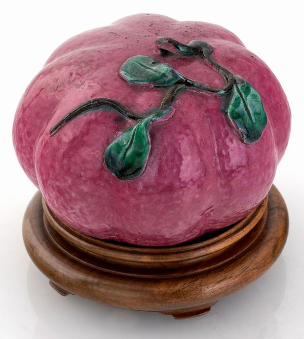 Zucca in ceramica smaltata, Cina, XX secolo  - Asta Arte Asiatica - Casa d'Aste Arcadia