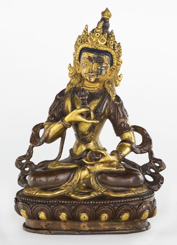 Buddha in metallo dorato, Nepal, XIX secolo
