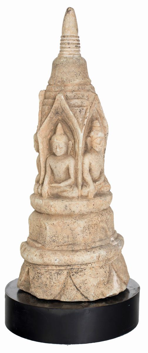 Scultura in pietra arenaria, Birmania, stile del popolo Mon, XIX secolo  - Asta Arte Asiatica - Casa d'Aste Arcadia