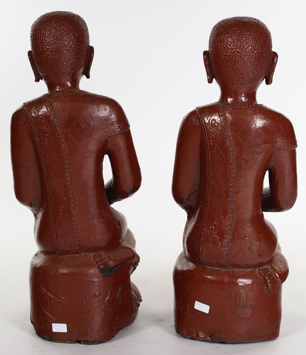 Coppia di Sculture in Legno Laccato Rosso, Lanna del Nord, Thailandia, Metà del XIX Secolo