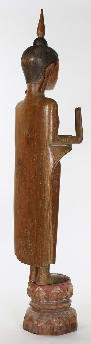 Grande Figura di Buddha Abhayamudra in Legno, Cambogia, Prima Metà del XIX Secolo