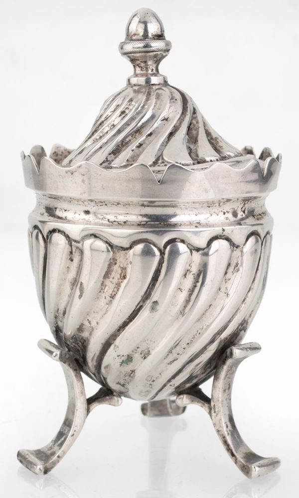 Zuccheriera in argento  - Asta Argenti Antichi e da Collezione - Casa d'Aste Arcadia