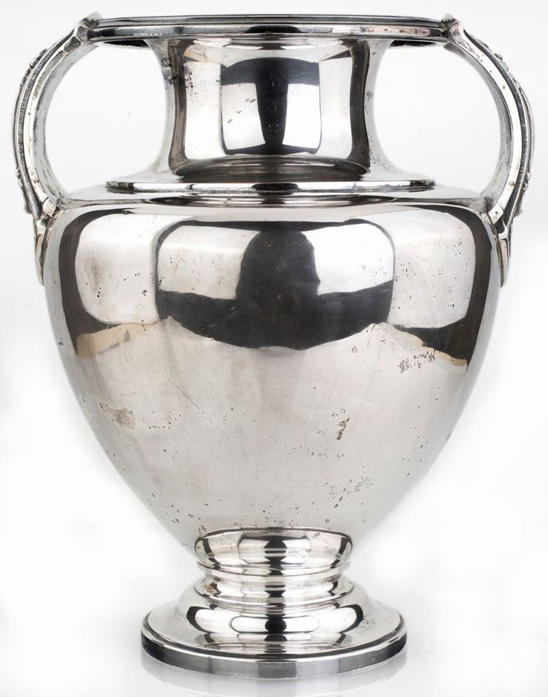 Grande Vaso Ad Anfora in Argento