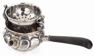 Piccola Teiera con Colino in Argento