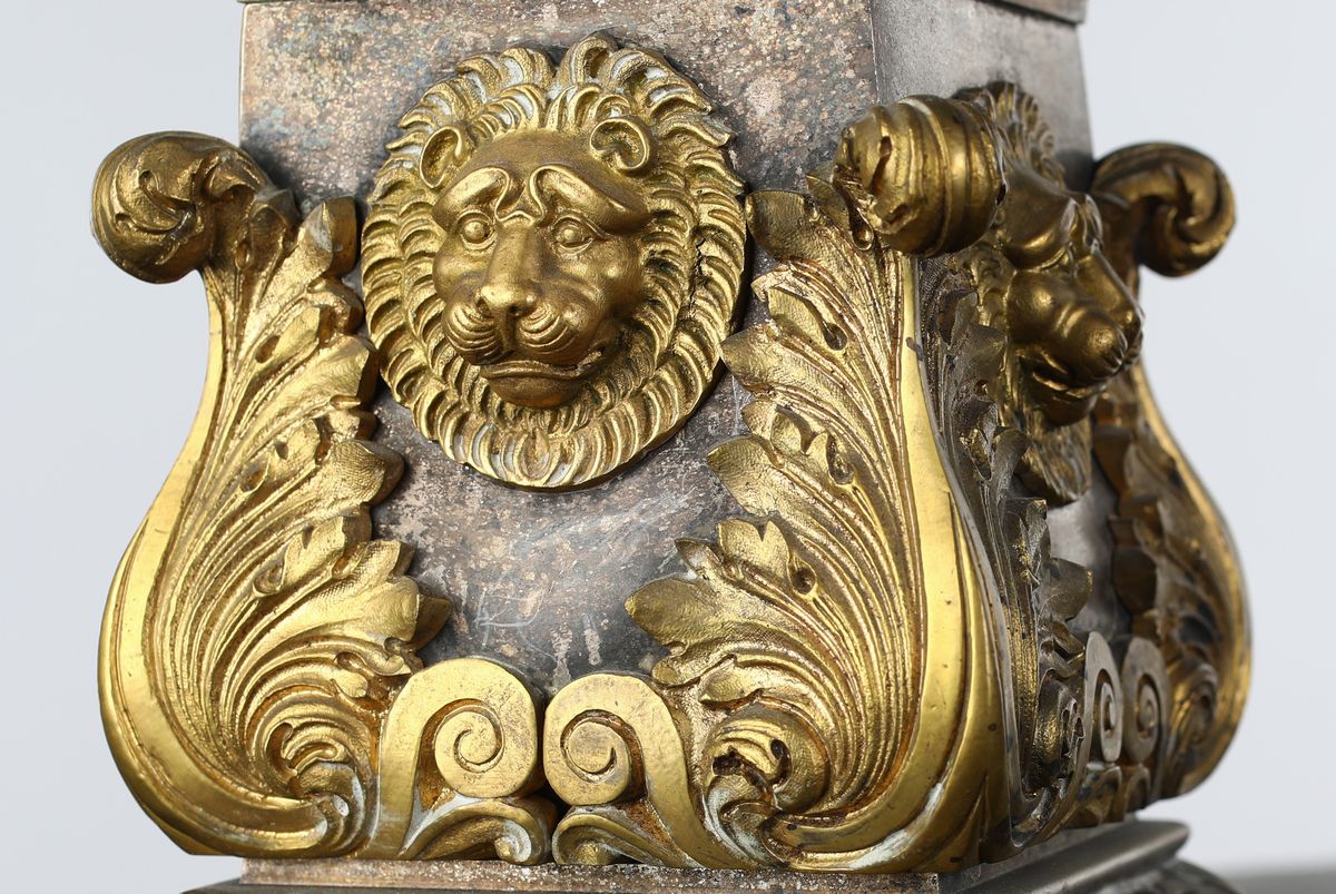 Coppia di Grandi Candelabri in Bronzo Argentato e Dorato a Sette Luci, Primo Quarto del XIX Secol...
