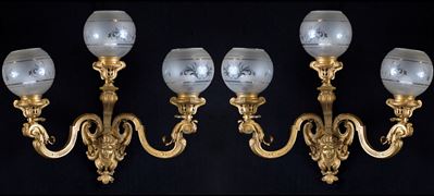 Coppia di Appliques in Bronzo Dorato a Tre Luci, Francia, XIX Secolo