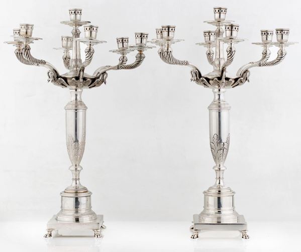 Coppia di candelabri in argento a sette luci, Enrico Messulam, Milano  - Asta Argenti Antichi e da Collezione - Casa d'Aste Arcadia