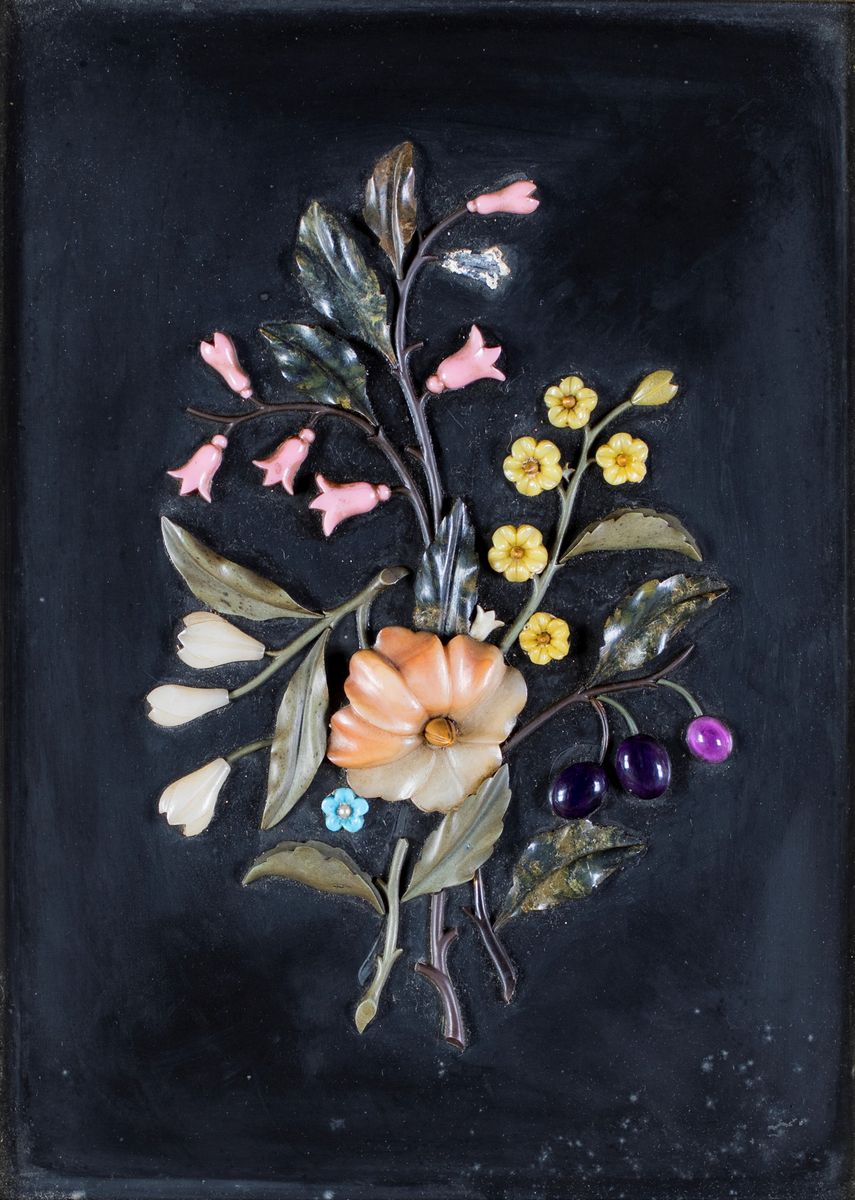 Scuola Toscana del XIX Secolo - Coppia di Placche di Marmo Nero con Applicazioni in Pietre Dure, ...