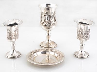 Lotto Composto da Quattro Accessori Liturgici in Argento