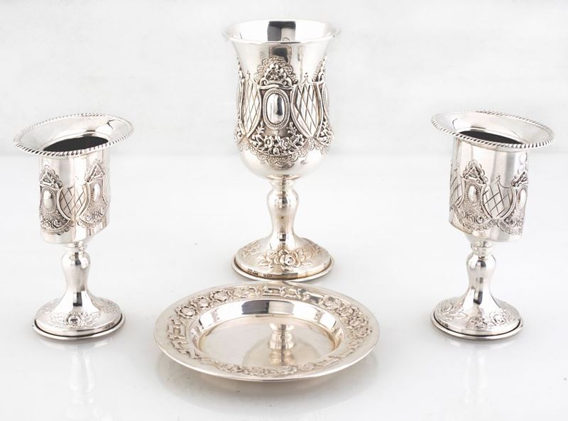 Lotto Composto da Quattro Accessori Liturgici in Argento