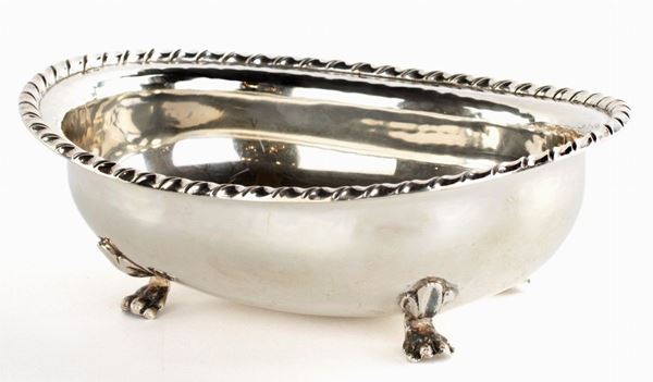 Vaschetta in argento  - Asta Argenti Antichi e da Collezione - Casa d'Aste Arcadia