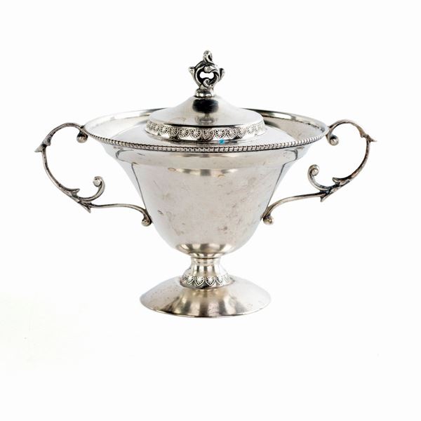 Coppa in argento con coperchio  - Asta Argenti Antichi e da Collezione - Casa d'Aste Arcadia