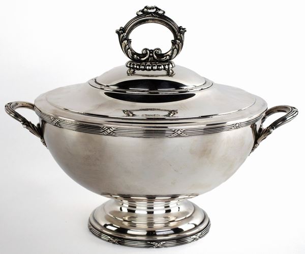 Zuppiera in argento con coperchio  - Asta Argenti Antichi e da Collezione - Casa d'Aste Arcadia