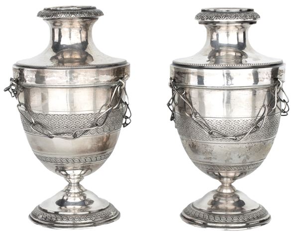 Coppia di vasetti in argento, bollo Pontificio, XIX secolo