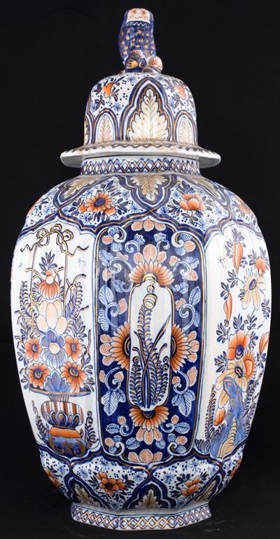 Vaso con Coperchio in Ceramica