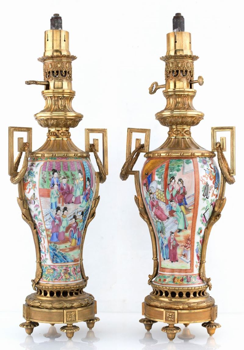 Coppia di Vasi in Porcellana di Canton Montati a Lampada, XIX Secolo