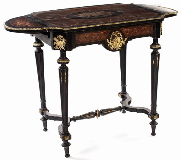 Tavolino a bandelle in legno ebanizzato e radica, XIX secolo