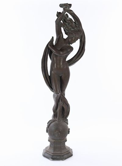 Statua in Cemento Raffigurante Naiade