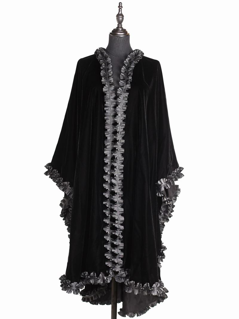 Givenchy, Mantella