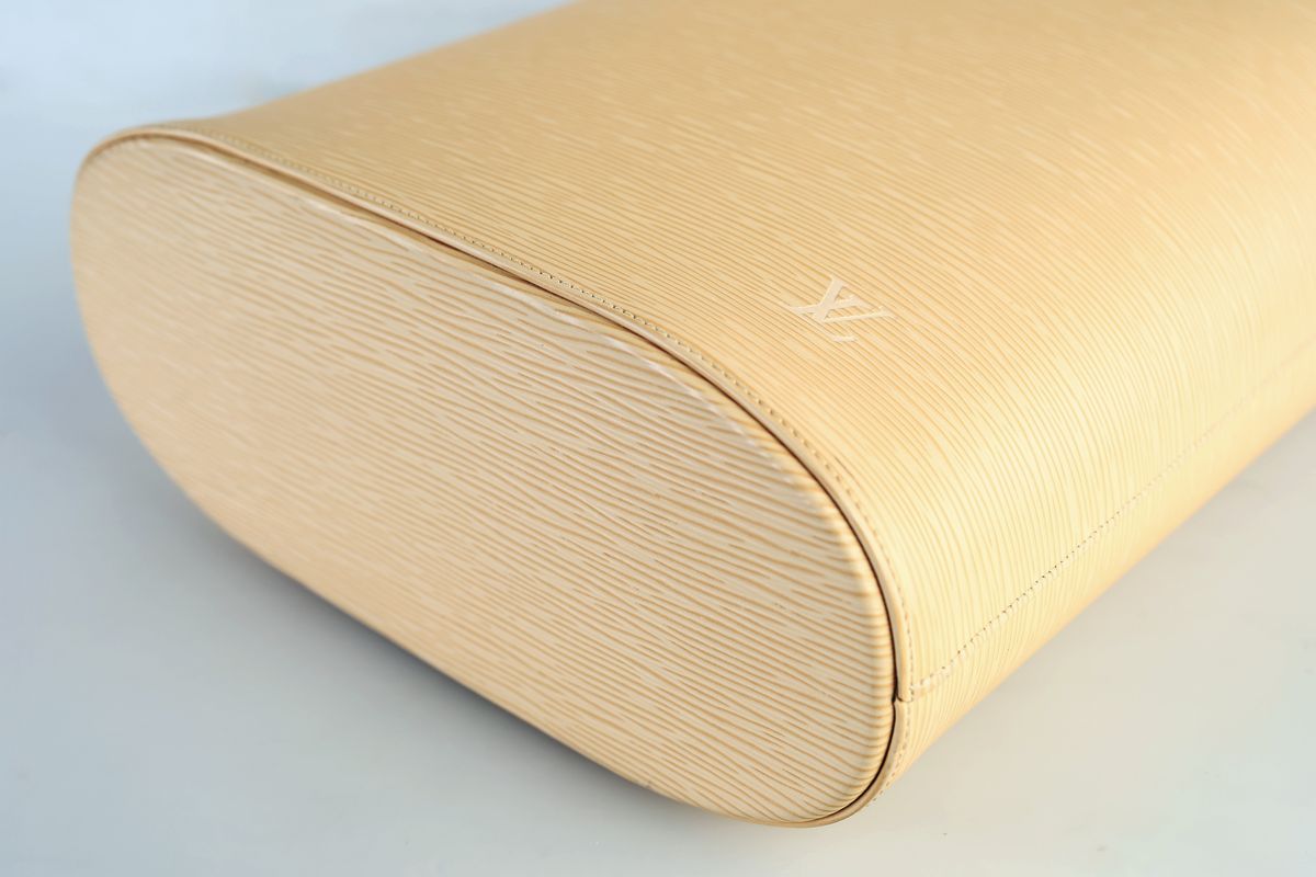 Luis Vuitton, Verseau