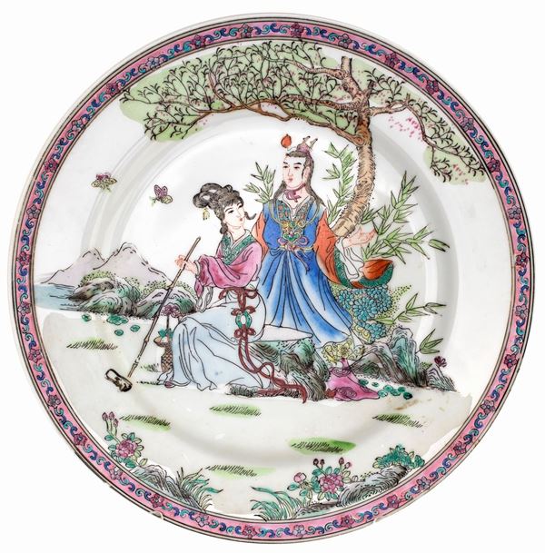 Piatto in porcellana policroma, Cina, tarda dinastia Qing
