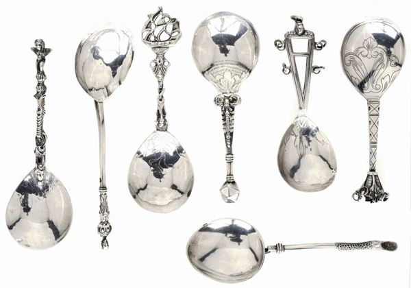 Sette cucchiai da collezione in argento a diverso titolo, Nord Europa  - Asta Antiquariato e dipinti, Argenti Antichi e da Collezione - Casa d'Aste Arcadia