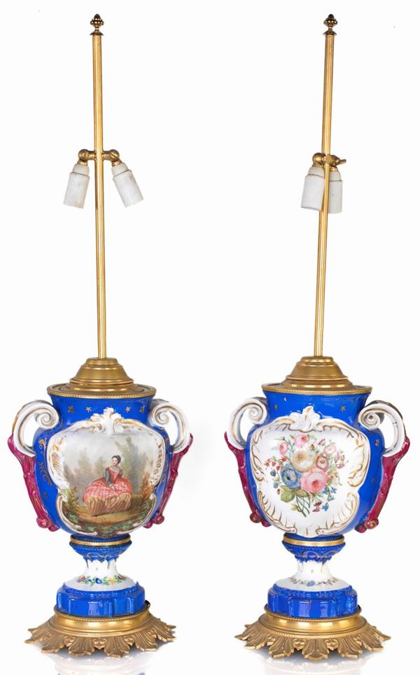 Coppia di lampade da tavolo in porcellana blu e oro, XIX secolo