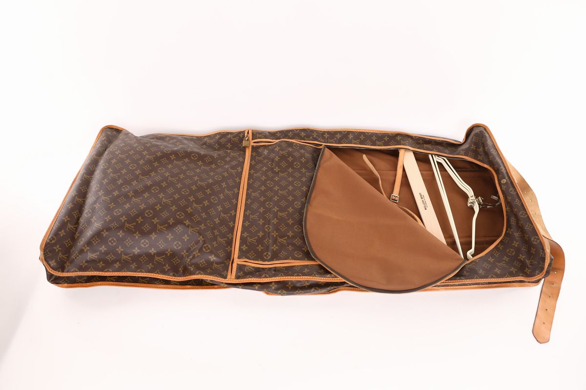 Louis Vuitton, Porta Abiti