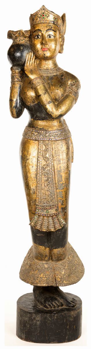 Grande Figura Femminile Stante in Legno Laccato e Dorato, Thailandia, Prima Metà del XX Secolo