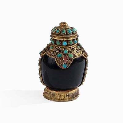 Snuff Bottle in Corniola con Applicazioni di Turchesi, XIX Secolo