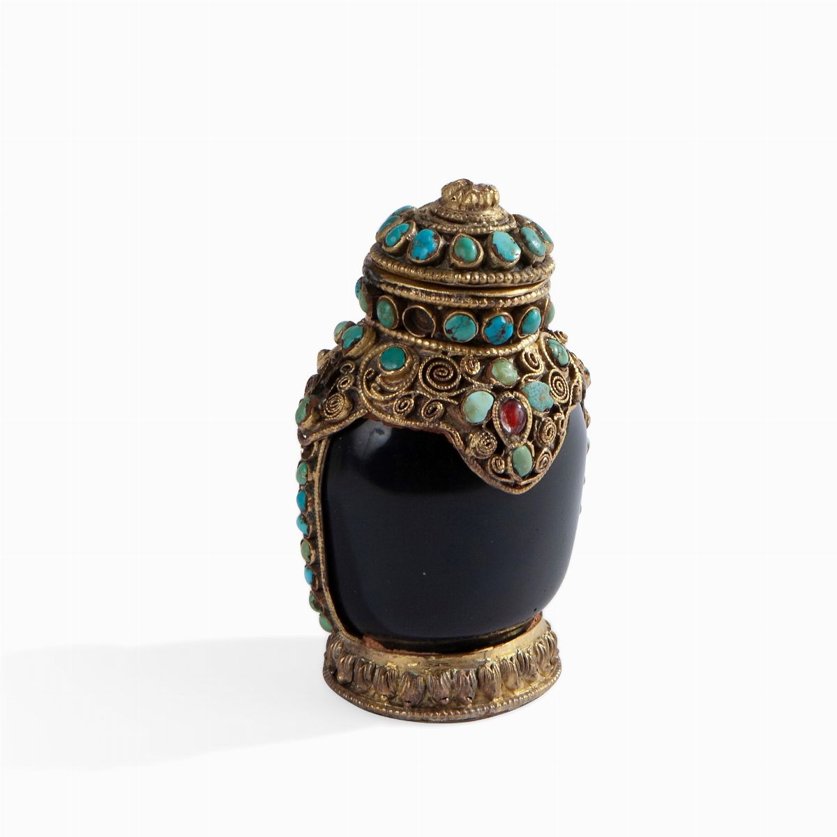 Snuff Bottle in Corniola con Applicazioni di Turchesi, XIX Secolo