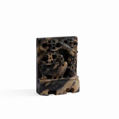 Intaglio in Pietra Dura Nera e Gialla, Cina, XX Secolo