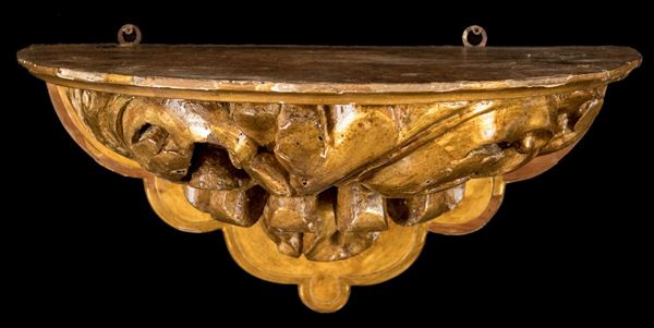 Mensola a goccia in legno intagliato e dorato, XX secolo