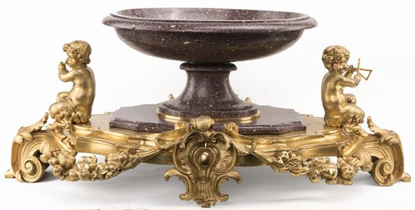 Centrotavola in porfido rosso e bronzo dorato, Francia, XIX secolo