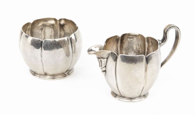 Zuccheriera e Lattiera in Argento 925/1000, Londra, 1936 Argentiere r.V.r. e 1942 Argentiere r.C....