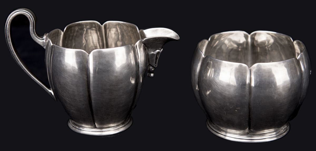 Zuccheriera e Lattiera in Argento 925/1000, Londra, 1936 Argentiere r.V.r. e 1942 Argentiere r.C....