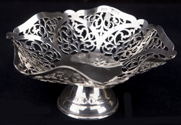 Alzatina in argento 925/1000, Londra 1964, argentieri A.T. &amp; S.N.