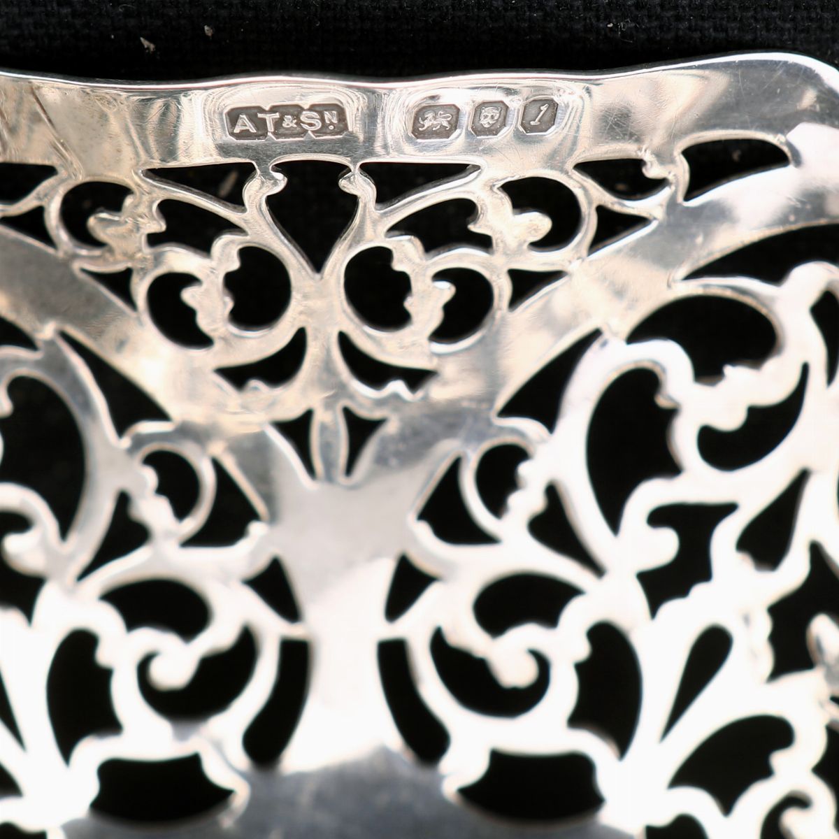 Alzatina in Argento 925/1000, Londra 1964, Argentieri A.t. & S.n.
