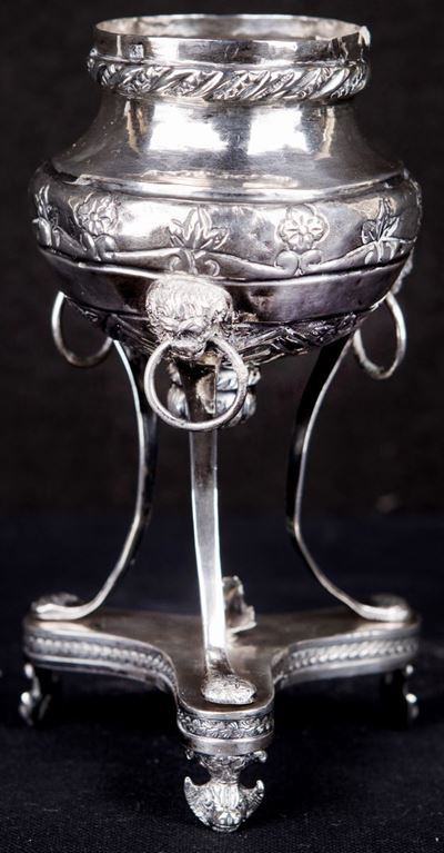 Portacero in Argento 833/1000 Sbalzato, Napoli 1820/'30, Argentiere r.V.