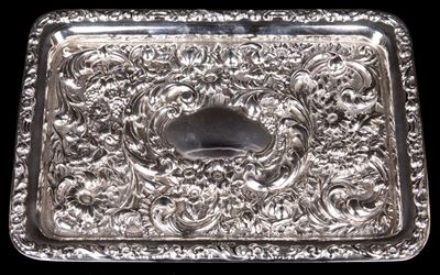 Vassoio in Argento 925/1000 Sbalzato e Cesellato, Londra, 1912, Argentiere R.p.