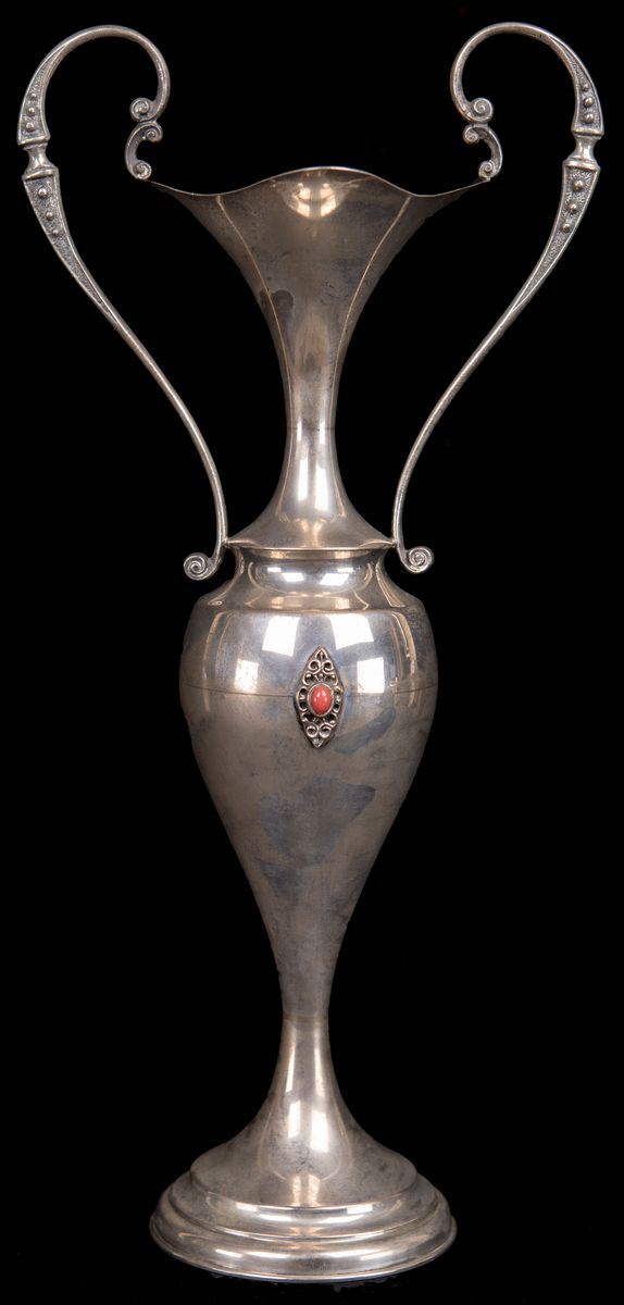 Vaso unifleur in argento 800/1000  - Asta Antiquariato - Arredi, Argenti, Dipinti Antichi e del XIX secolo - Casa d'Aste Arcadia