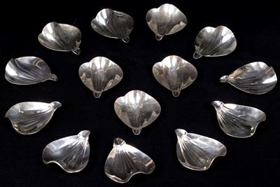 Quindici Piccoli Posacenere da Tavola in Argento 800/1000