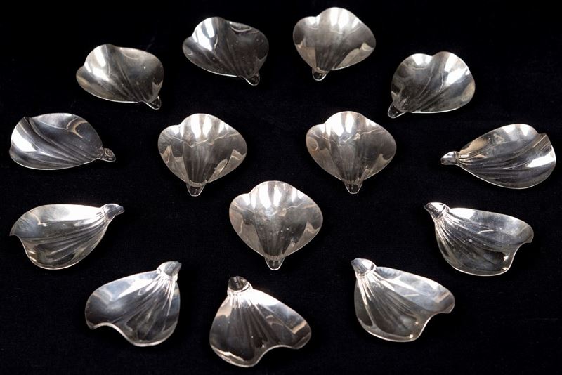 Quindici Piccoli Posacenere da Tavola in Argento 800/1000